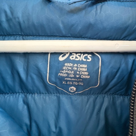 Asics Men's Deep Blue Puffer Jacket - Picture 5 of 6